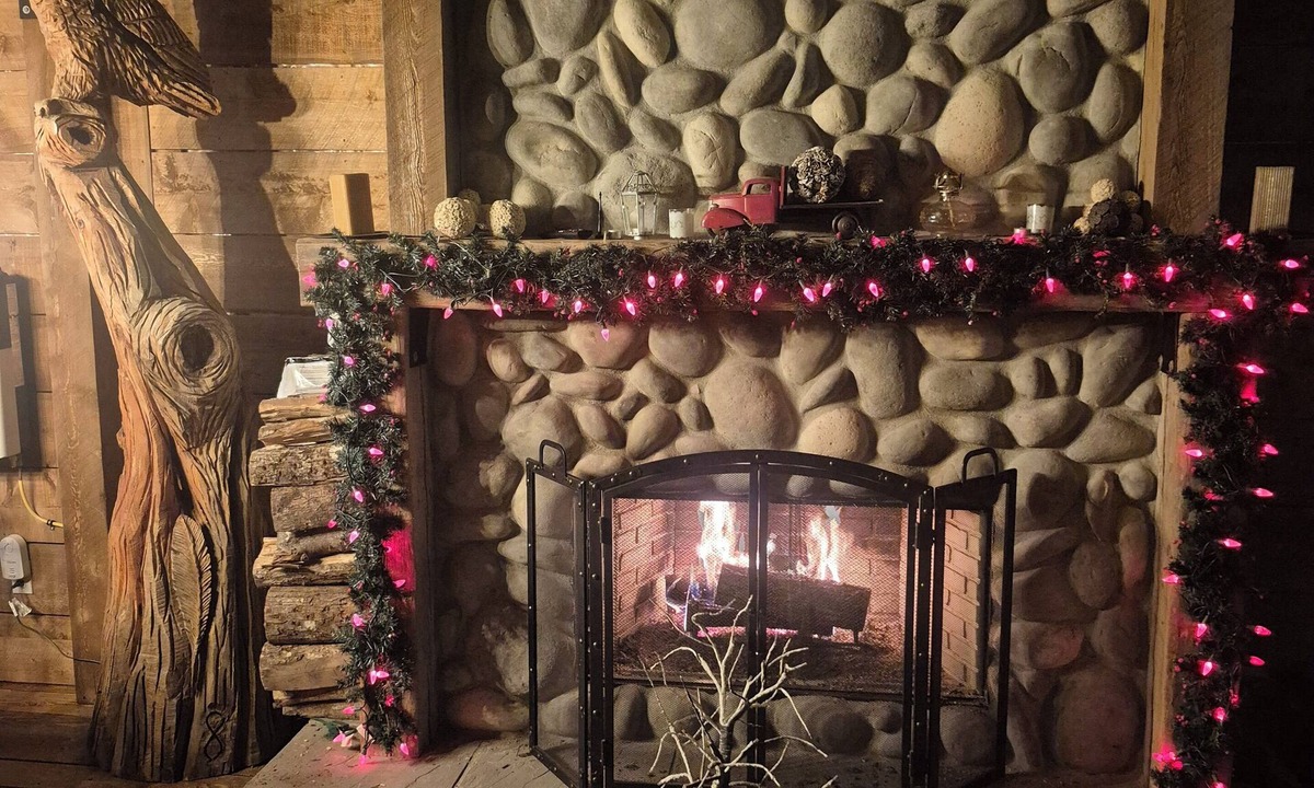 Moncton Cabin | Wilderness lodge on shediac river very private with hot tub sleeps 14