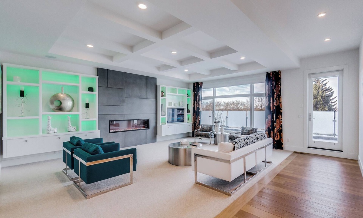 Edmonton House | Windsor - Luxury Mansion, Rooftop Patio w/City Skyline View, BBQ