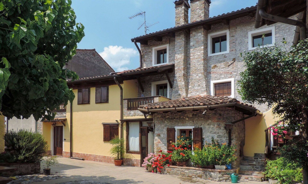 Manzano House | Wonderful villa for 4 guests with A/C, WIFI, TV and patio