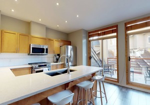 3.5BR Townhome | Hot Tub | Serene Location | Golf Course