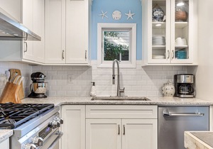 3BR End Unit Spinnaker w/Beach Boardwalk Access Across Street! Amenity access included!