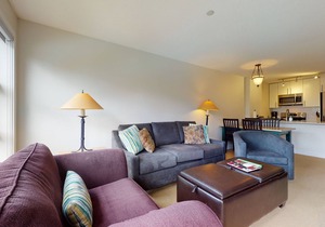 Aspens #461 Prime Ski-in Ski-out Location! Pool, Hot tubs, BBQ, sleeps 4