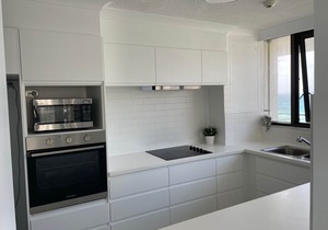 Burleigh Beachfront - Best Location on the Coast