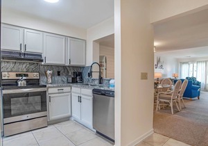 Courtside 53 - Recently Renovated 2 Story Townhouse in Forest Beach