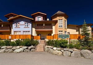 Multi level 3 bedroom condo with easy access to ski runs and view of Mt. Morrisey