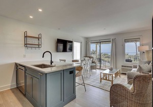 Oceanfront Villa, Heated Beachside Pool!