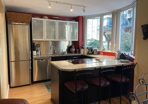 Private West Coast Townhouse Downtown in Coal Harbour - Walk to FIFA