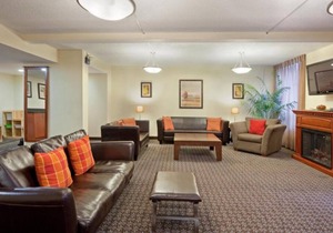 Rare Find! 4 Comfortable Units, Full Kitchen, Close to Chinatown