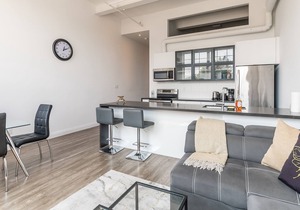 Simply Comfort. UV Disinfected Bright Cozy Loft Gym Parking