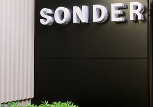 Sonder at Revival | King Room+