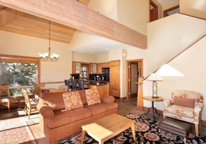 Townhouse End Unit & Rare Pet Friendly at Whistler Resort BC