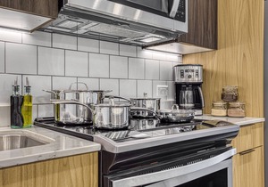 Tranquil Getaway w/ Private Den, Patio & Smart TV