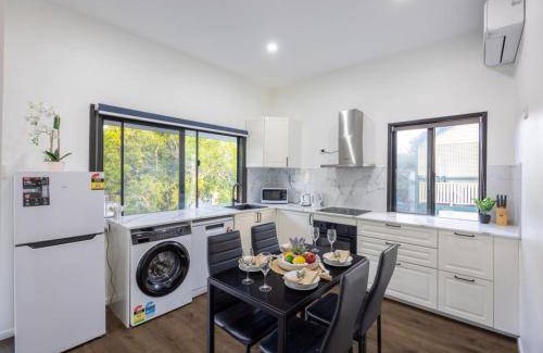 East Brisbane House | 180 m² House ∙ 3 bedrooms ∙ 6 guests