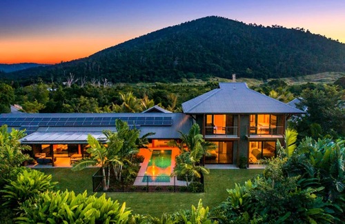 Airlie Beach House | 422 m² House ∙ 4 bedrooms ∙ 8 guests