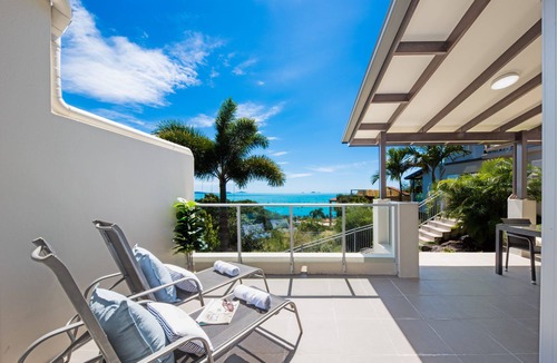 Airlie Beach Apartment | 1 Bedroom Apartment in Airlie Beach with Stunning Sea Views.