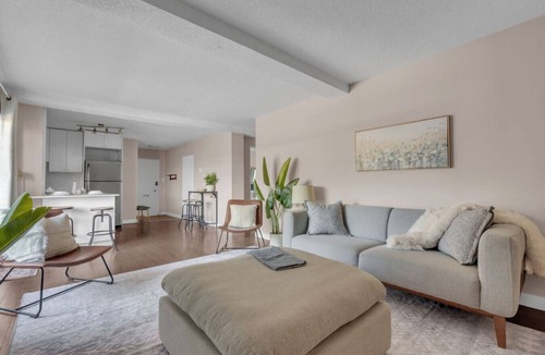 Southwest Calgary Apartment | 17 Ave King | UG Park | Walk to Saddledome + Banff