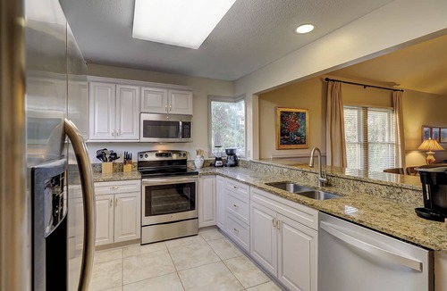 South Beach House | 17 Beachside-Fido Friendly, Heated Community Pool & 100 yrds to ocean