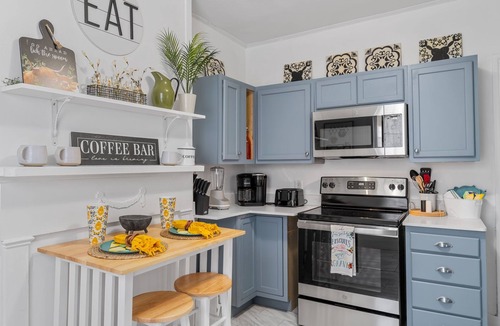 Wilmington Cottage | 1903 TinyTwins #1 Romance at: 1903 Twin Cottages close to everything.