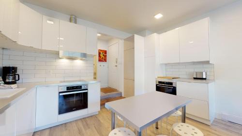 Blueberry Hill House | 1BR and Sofabed at Whistler on the Lake, Lakefront, Serene Setting, Wood Burning Fireplace