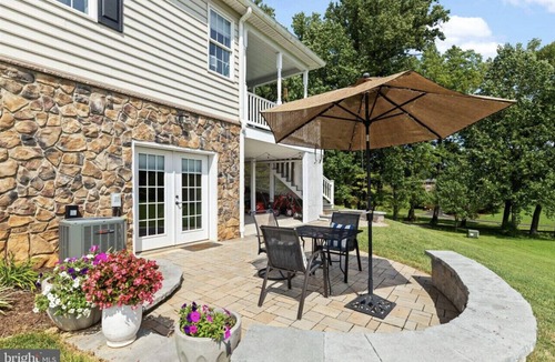Cedar Mountain Apartment | 2/2 bath large private apartment , eat in kitchen living room, gym & laundry