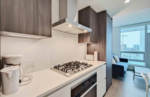 Richmond City Centre Condo | 2-BDR&1-Bath | 550 sq.ft | AC | Next to Skytrain