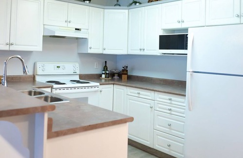 Sicamous Condo | 2 Bed 2 Bath Condo with boat slip & seasonal pool + hot tub