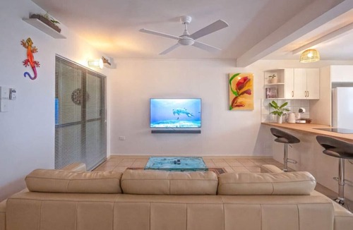 Cairns North House | 2 bedroom, 1 bathroom Townhouse