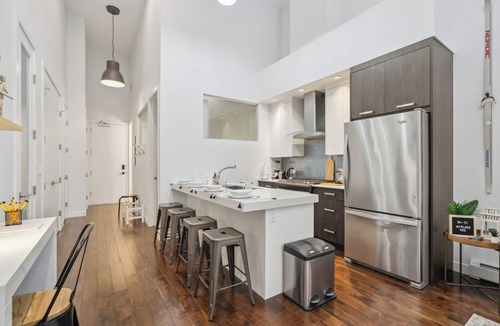 Connaught Apartment | 2 Bedroom 2BAth |Entire Apt in Beltline| Underground Parking