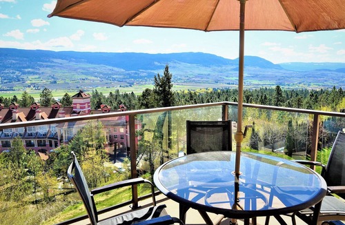 Quail Ridge Condo | 2 Bedroom Resort Condo w/Outdoor Pool - Top Floor!