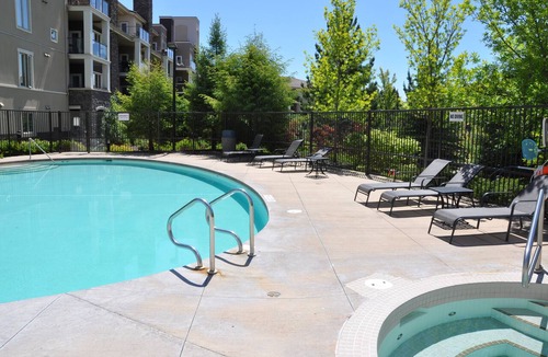 Quail Ridge Condo | 2 Bedroom Resort Condo w/Outdoor Pool - Top Floor!