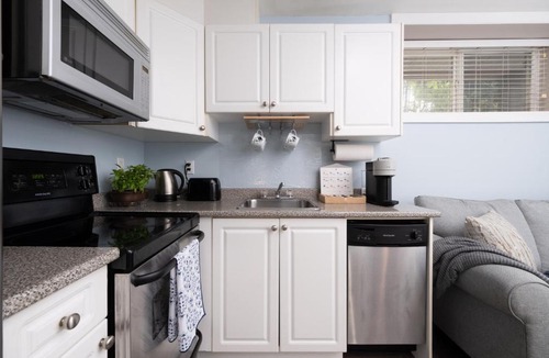 Renfrew-Collingwood Apartment | 2 bedroom suite Walk to SkyTrain, Grocery, Macdonald & more