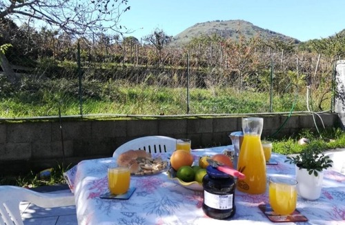 Viagrande Villa | 2 Bedroom Villa in Monterosso