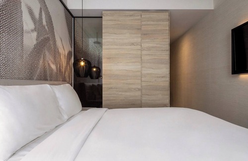 Brossard Hotel | 2 Elegant Rooms Perfect for Guests Seeking Style, Comfort & Accessibility
