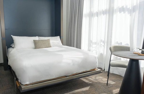 International District Hotel | 2 Modern Suites Perfect for Exploring Old Montreal Near Notre-Dame Basilica