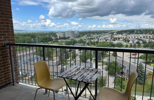 Dalhousie Apartment | 2-Storey Condo in The Fortress with Pool, Gym, WiFi, Parking
