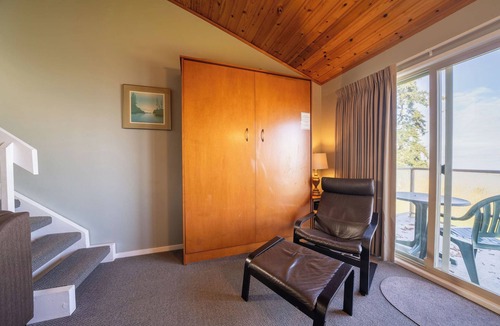 Regional District of Nanaimo Condo | #206 Upper Beach View Suite at Shorewater Resort, Qualicum Beach