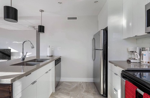 East Village Apartment | 2Bed + 2Bathroom apartment in downtown Urban Calgary