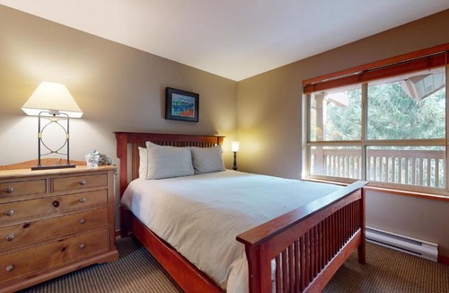 Village North House | 2BR in Symphony, Whistler Village, Complex Hot Tub, Gas Fireplace, Parking, Gondola Shuttle