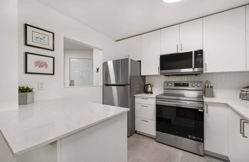 Village North House | 2BR | Lagoons | Private Hot tub | Village Location | Parking
