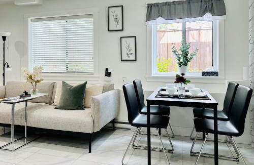 Vancouver South House | 2BR Laneway Suite - Oakridge - Free Parking & Pets Welcome