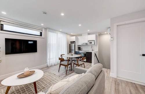 La Petite-Patrie Apartment | 2BR LOFT with private terrace- Plaza St-Hubert