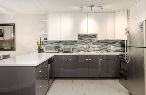 Upper Village Condo | 2BR | Powderhorn | Near Blackcomb Ski Area | Double Sided Fireplace | Rooftop Hot Tub | Parking