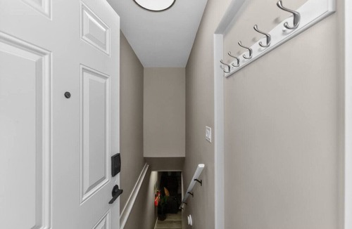 Highland Park House | 2BR Suite Near YYC Airport & Downtown - 4326 – DN