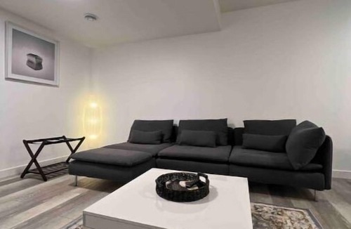 Keith Apartment | 2BR Suite w/Private Entry, Kitchen, W/D, Parking, Smart TV, Wi-Fi, Near Banff