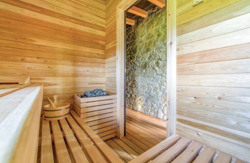 Alia House | 3 bedroom accommodation in Alia PA