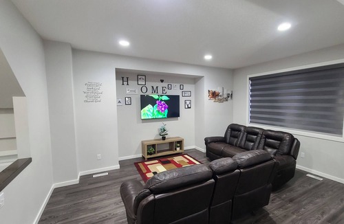 Winnipeg House | 3-bedroom in Devonshire Cozy Haven