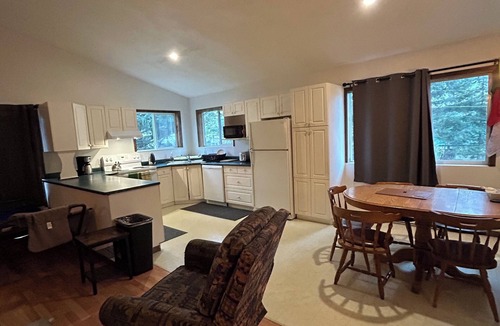McBride House | 3-bedroom townhome, your basecamp in the Robson Valley.