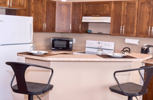Grande Prairie House | 3 beds Private Cozy Patio + 4 mins Drive to restaurants, Starbucks