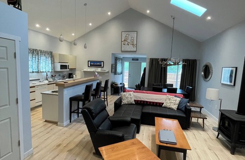 Blairmore House | 3 Crows Cabin in Blairmore 3 Bedroom 1 1/2 Bath AC and Hottub