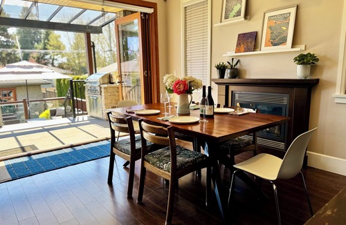 Kerrisdale House | 3000sf Luxury home in upscale area | deck + BBQ | 15 minutes to YVR, downtown